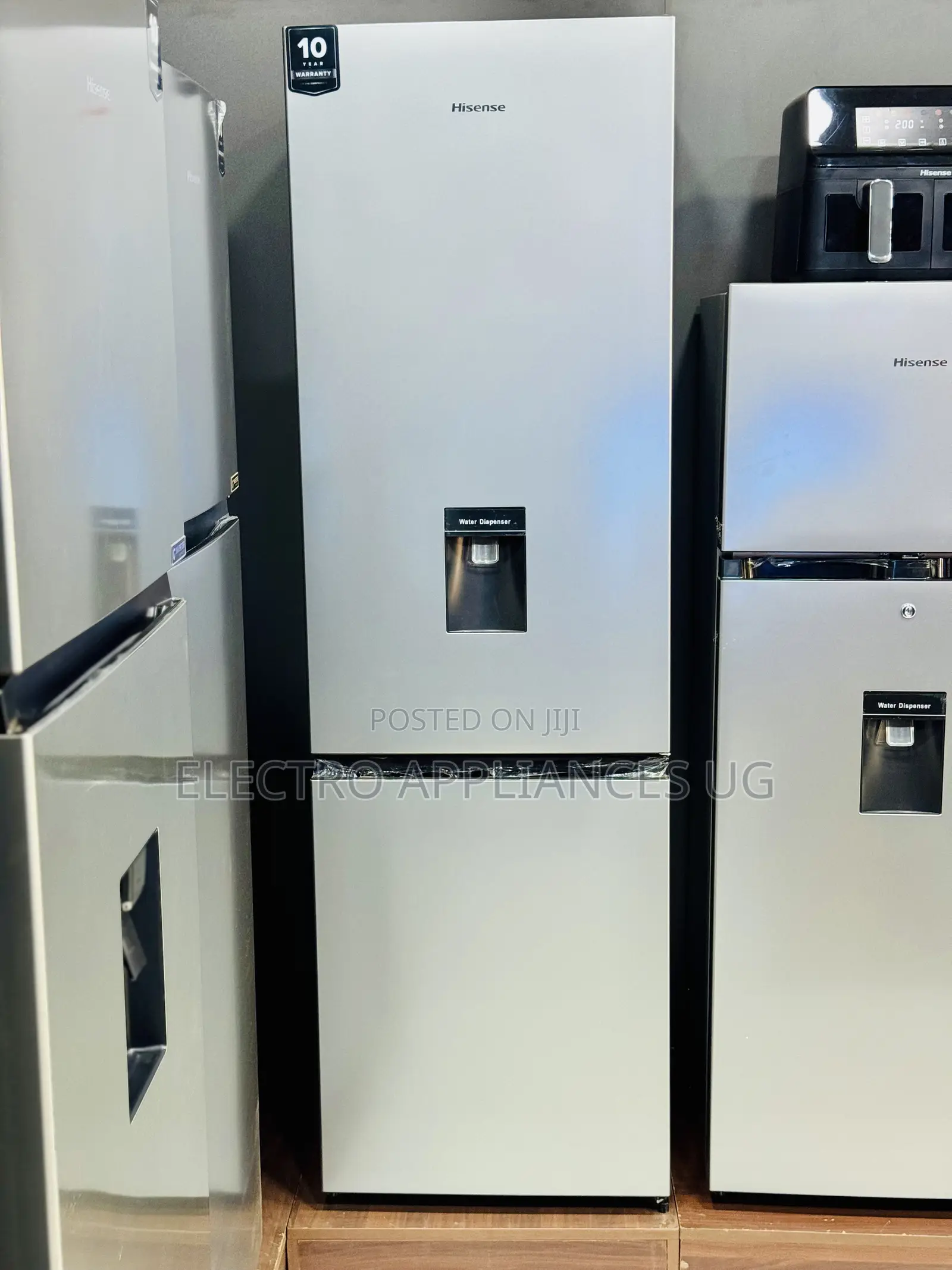 Hisense 341l Double-Door Refrigerator