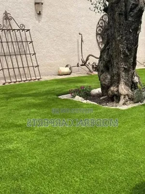 Compound Vertical Artificial Turf