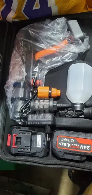 Cordless / Rechargeable/Battery Pressure Washer and Sprayer