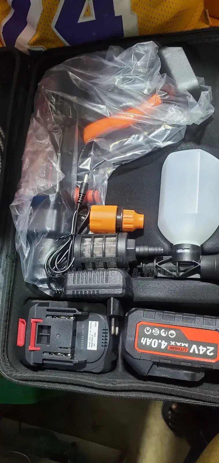 Cordless / Rechargeable/Battery Pressure Washer and Sprayer