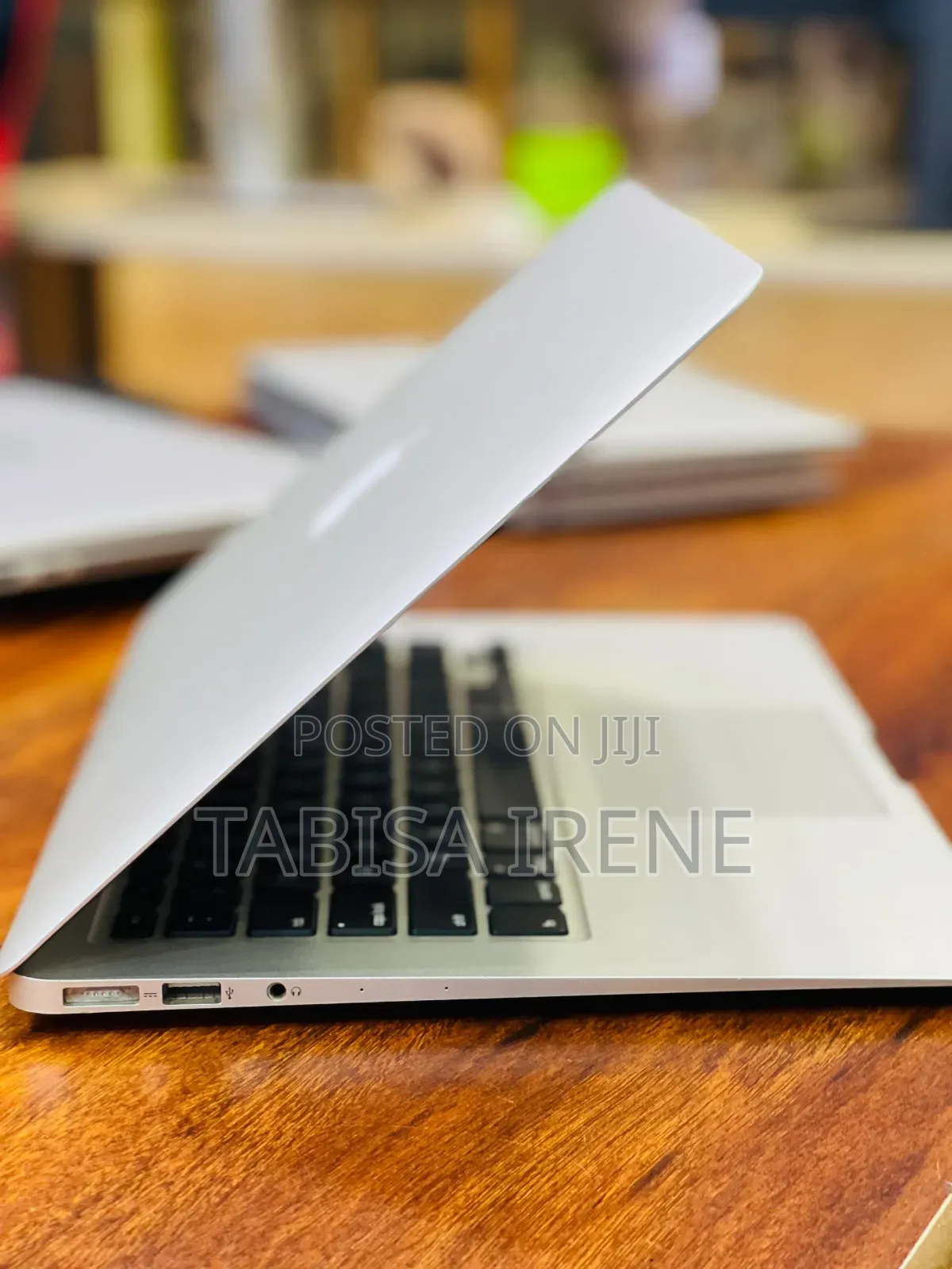 New Laptop Apple MacBook 2015 4GB Intel Core I5 SSD 256GB