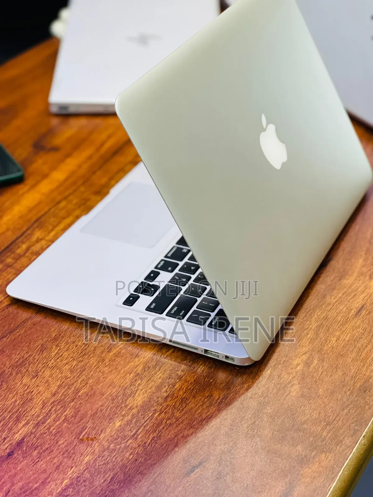 New Laptop Apple MacBook 2015 4GB Intel Core I5 SSD 256GB