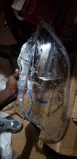 Premio 2008 Headlamp Glass