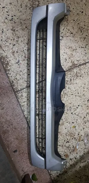 Toyota Hiace 2010 (Drone) Grill