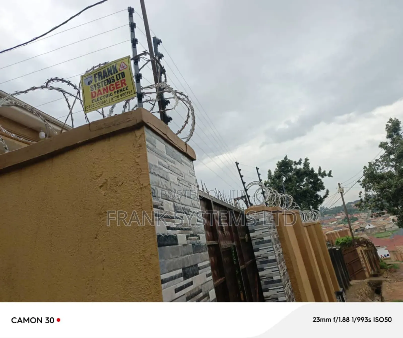 Electric Fence With Roofing Razor Wire