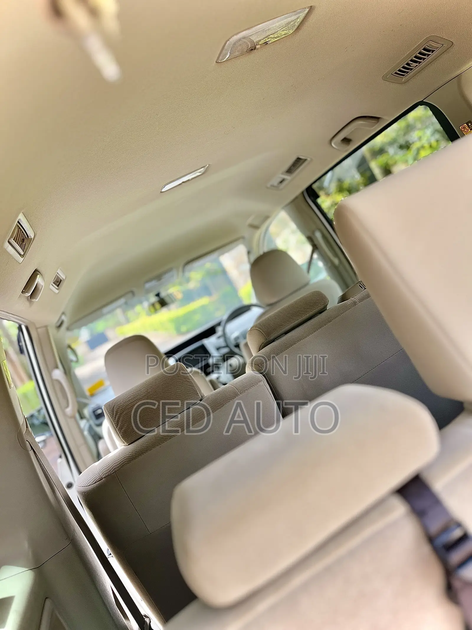 Toyota Noah 2011 White