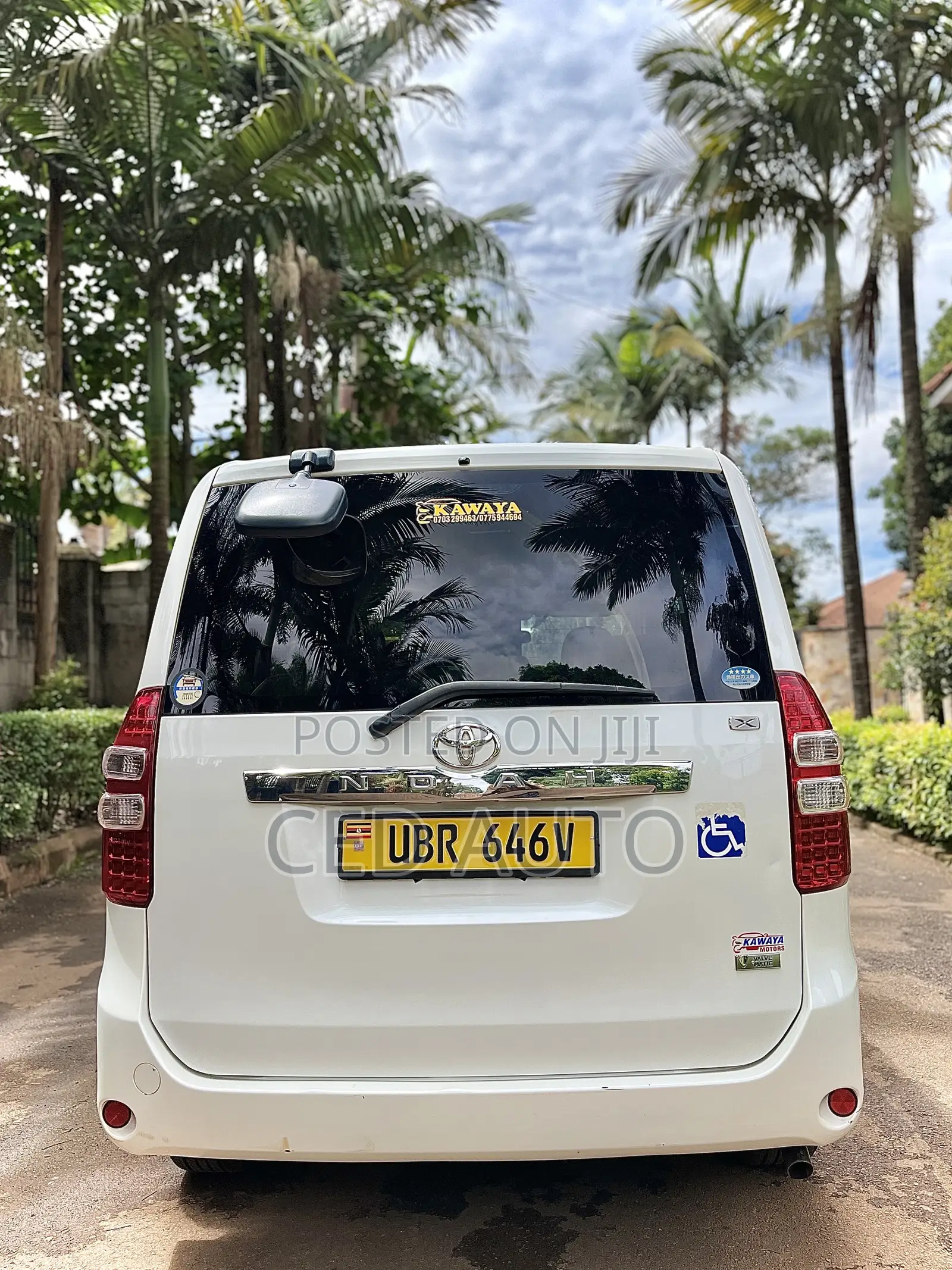 Toyota Noah 2011 White