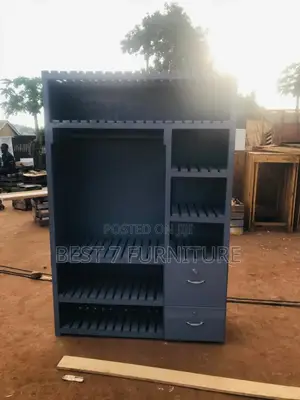 Pallet Closet