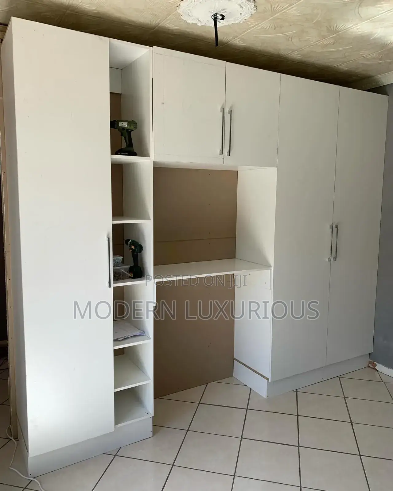 Quality Wardrobe White/Classic Wardrobes Living Room Wardrobe