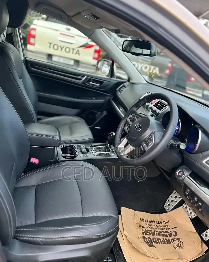 Subaru Legacy 2016 Gold