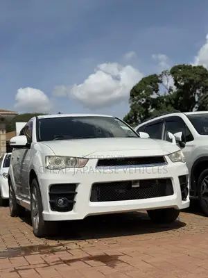 Mitsubishi Outlander 2012 White