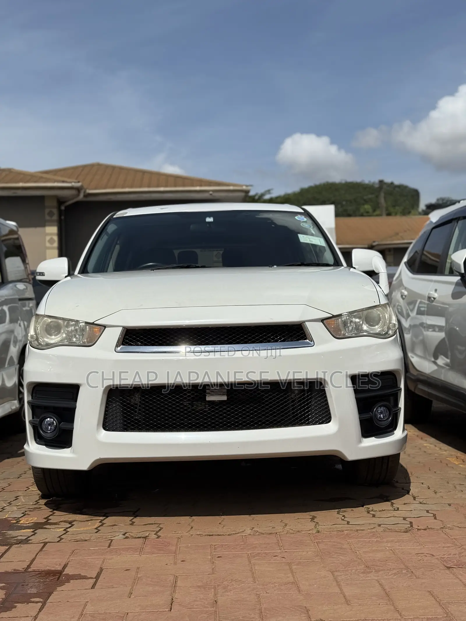 Mitsubishi Outlander 2012 White