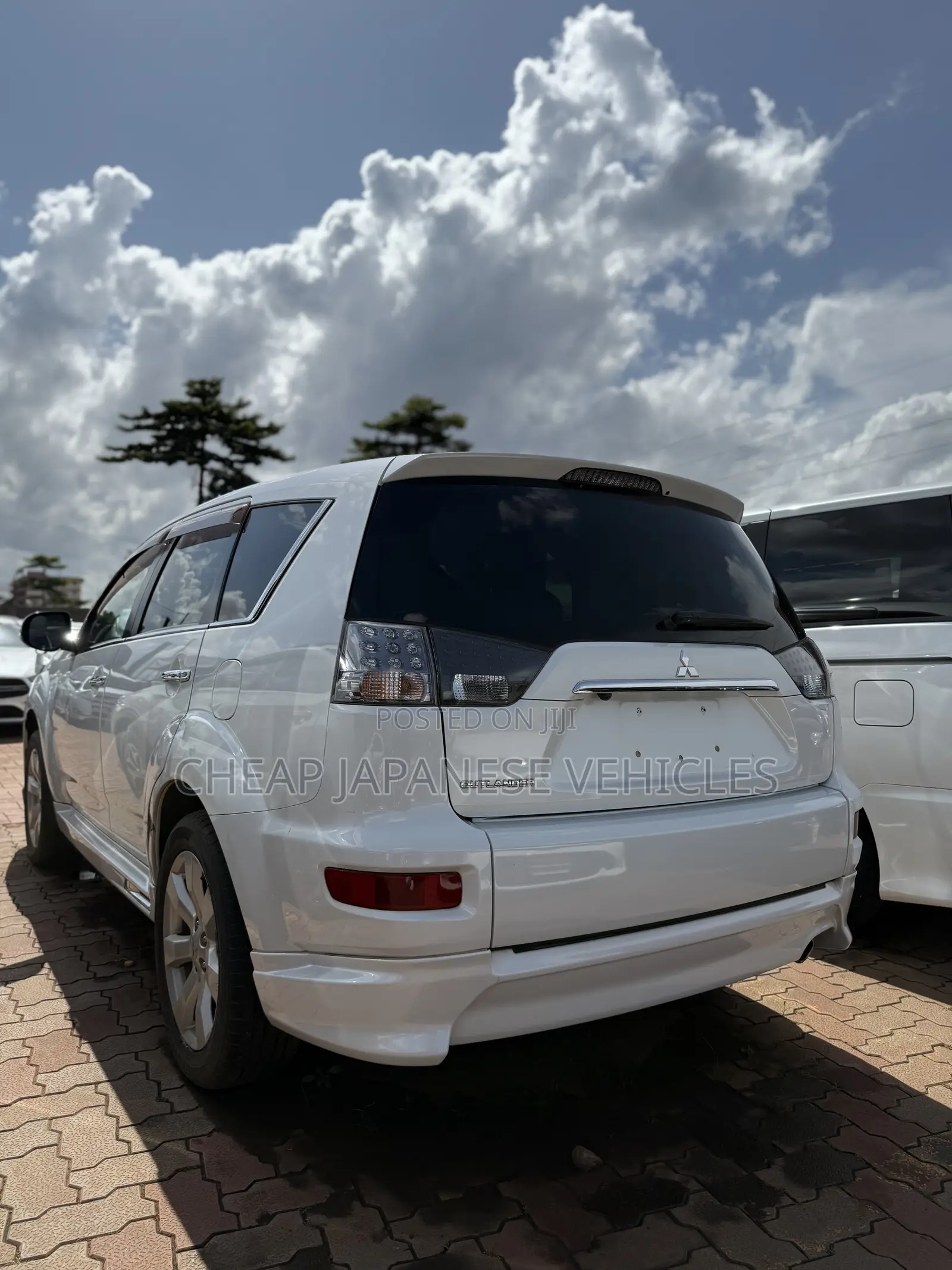 Mitsubishi Outlander 2012 White