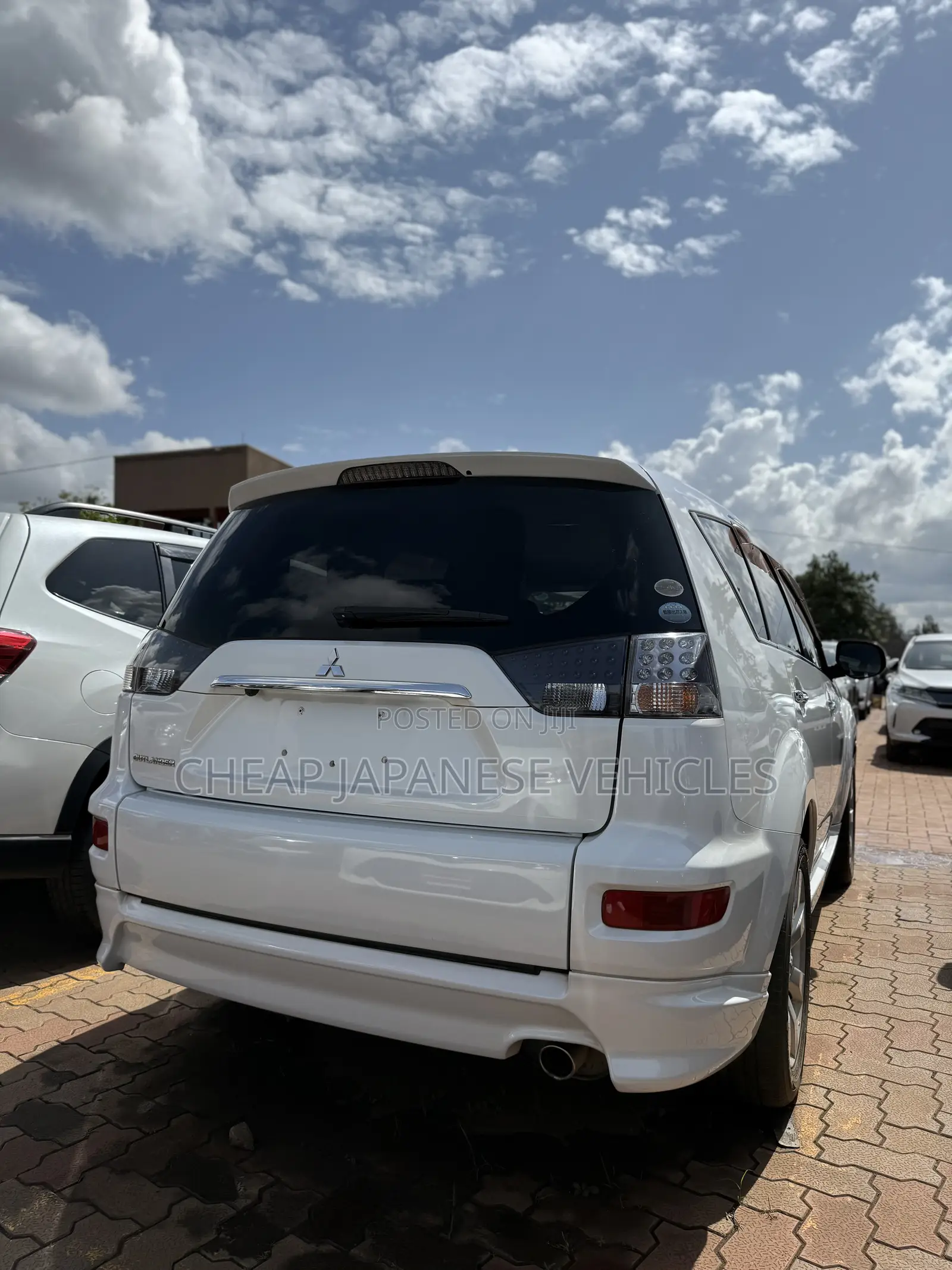 Mitsubishi Outlander 2012 White