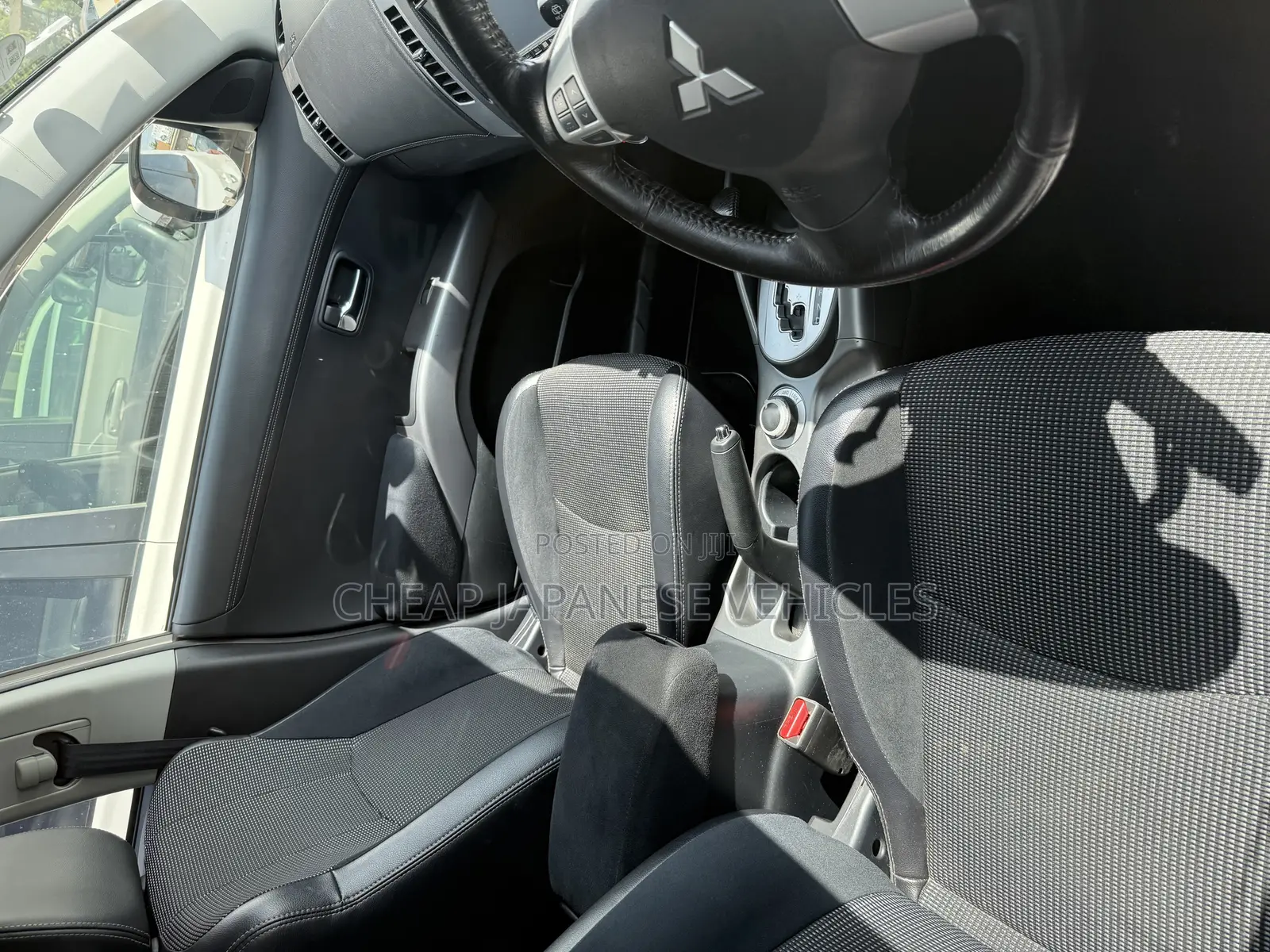 Mitsubishi Outlander 2012 White