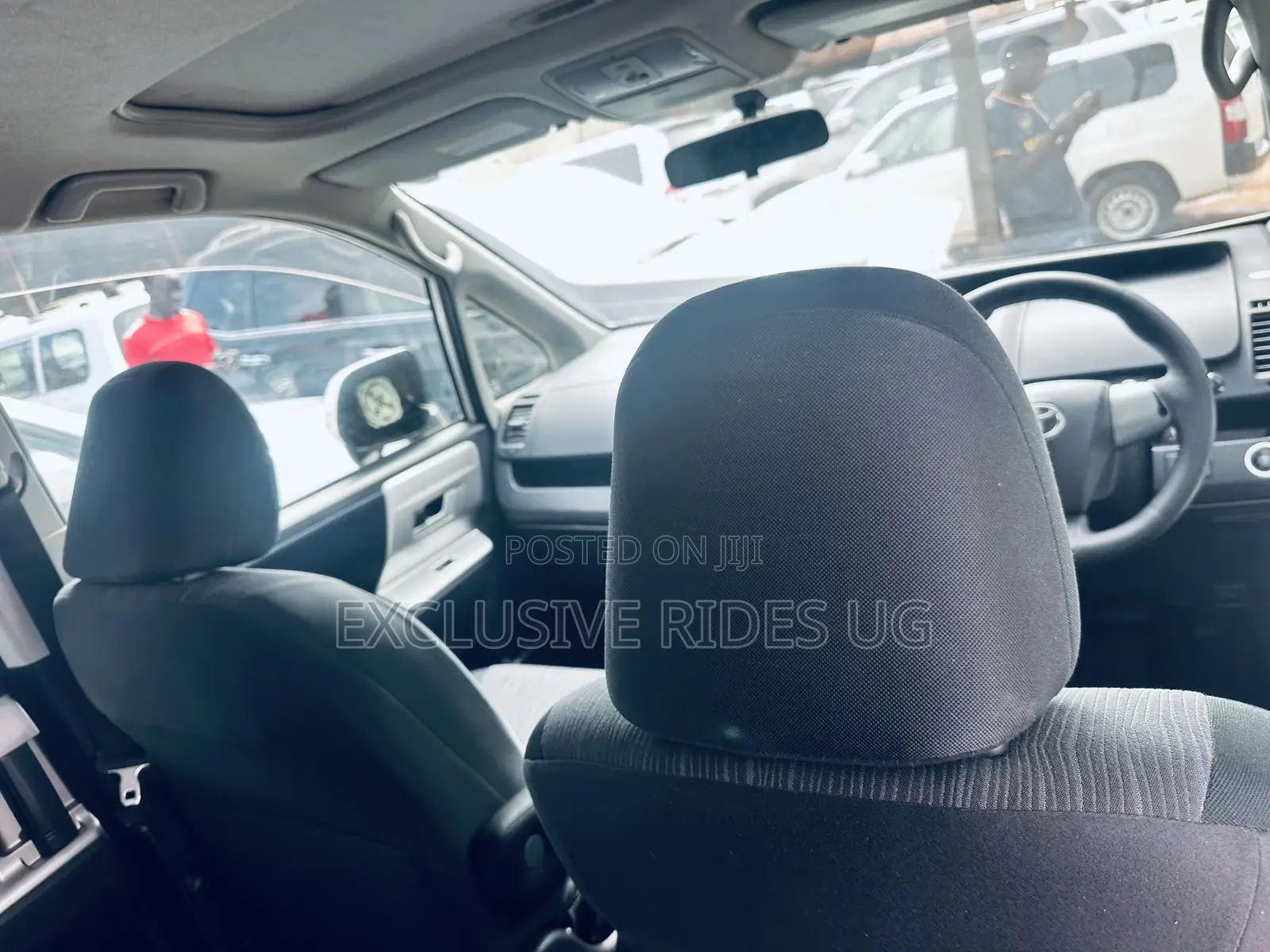 Toyota Noah 2012 White