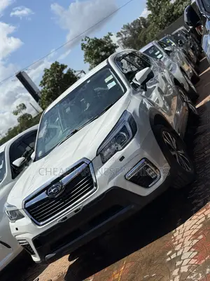 Subaru Forester Premium AWD 2019 Pearl