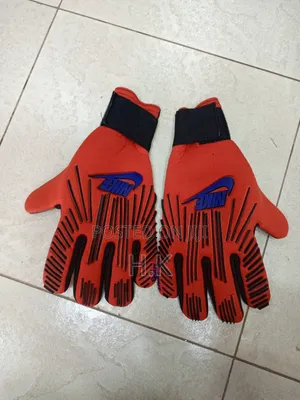 Nike Phantom Elite Goalkeeper Gloves