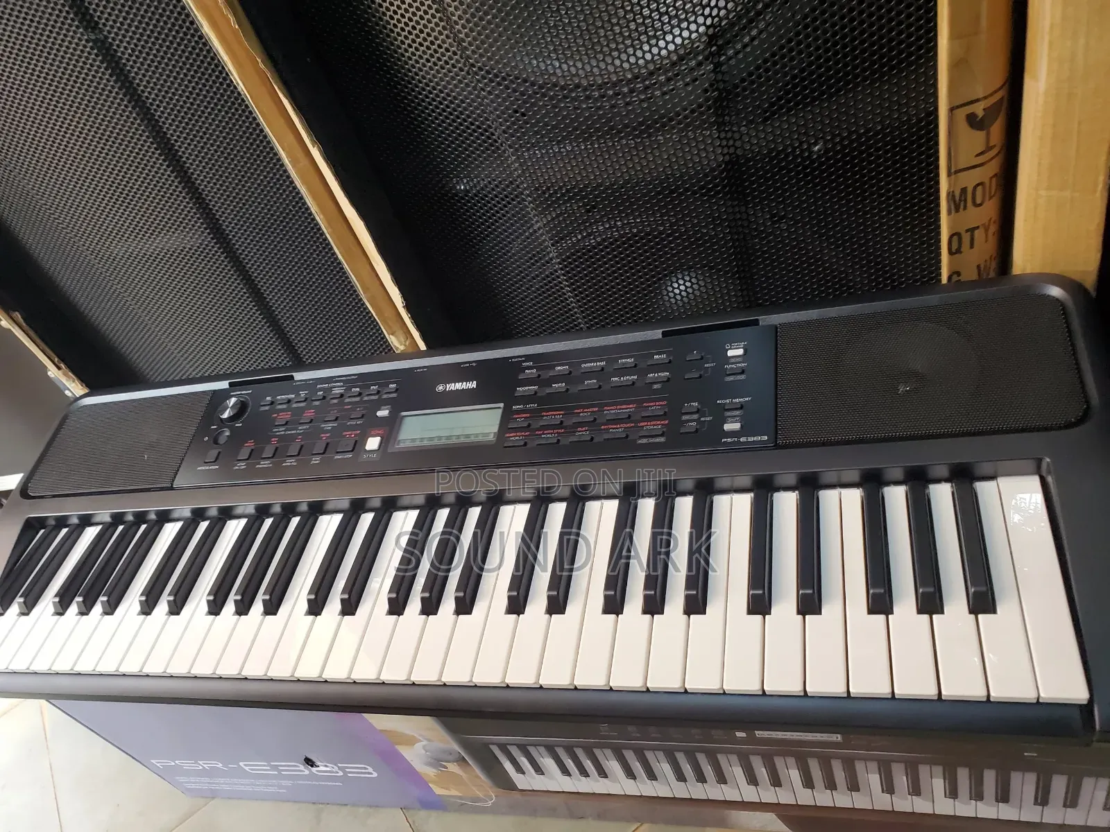 Keyboard PSR E383