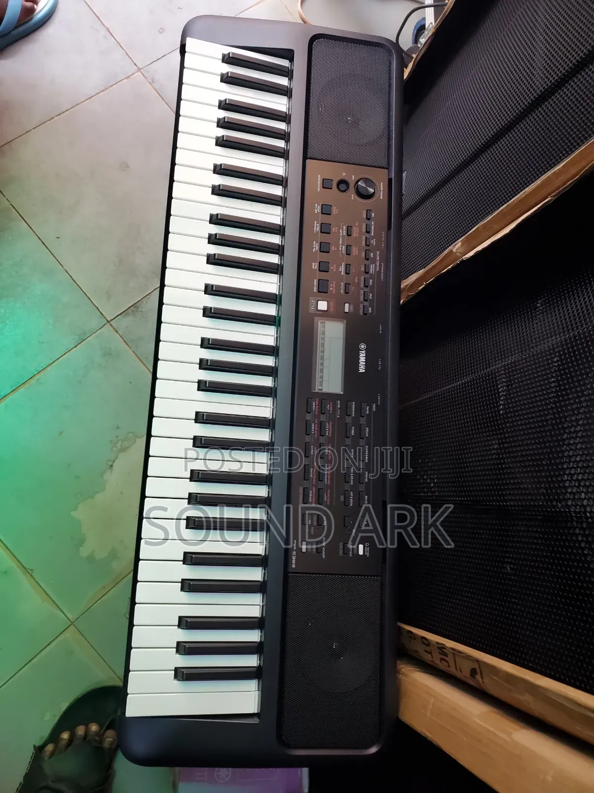Keyboard PSR E383