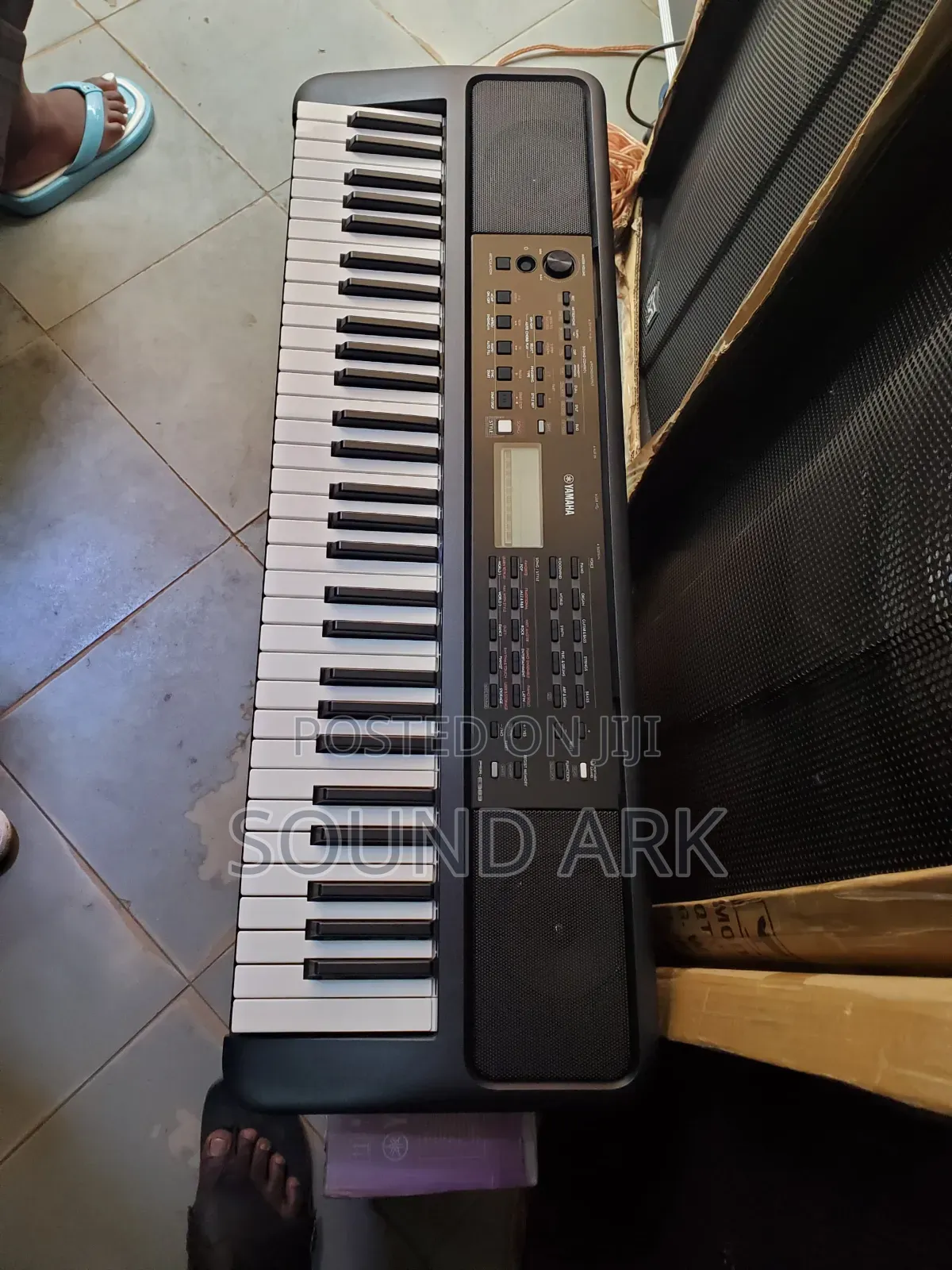Keyboard PSR E383
