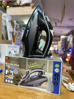 Steam Iron With Ceramic Sole Plate
