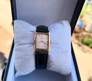 Dw Daniel Wellington Black Golden Watch
