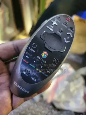 Samsung Tv Remote With Smartub and Voice Input
