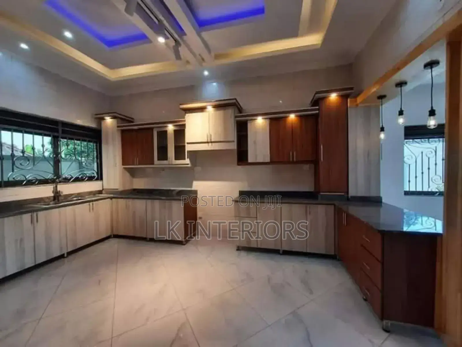 Kitchen Cabinets/Units
