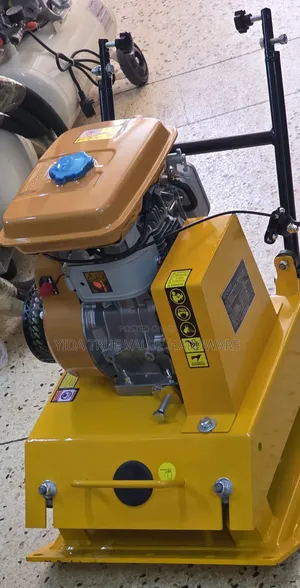 Plate Compactor 120 Apollo Brand