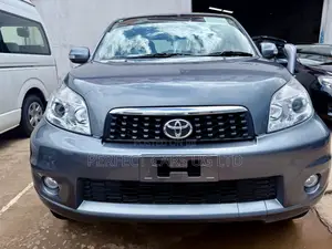 Toyota Rush 1.5 AWD 2011 Gray