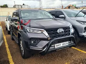Toyota Fortuner 2.4 D AWD 2021 Gray