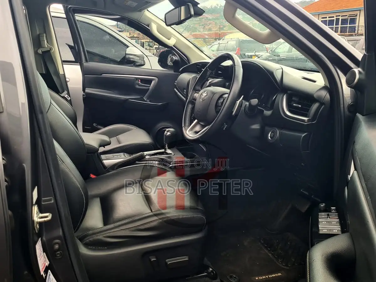 Toyota Fortuner 2.4 D AWD 2021 Gray