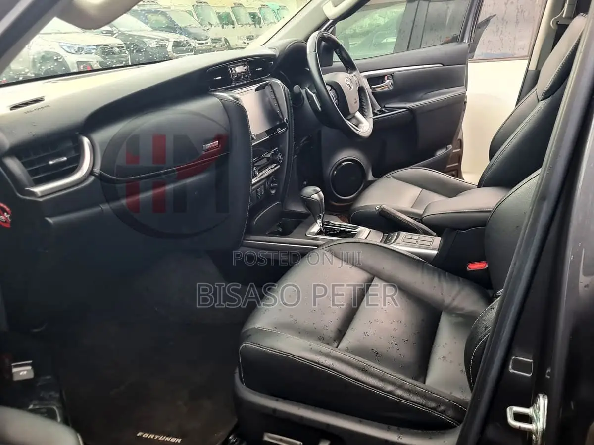 Toyota Fortuner 2.4 D AWD 2021 Gray