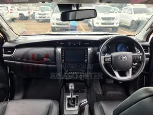 Toyota Fortuner 2.4 D AWD 2021 Gray