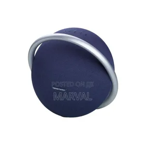 Onyx Studio 8 Portable Bluetooth Speaker
(Harman Kardon)