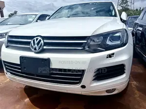 Volkswagen Touareg VR6 Lux 2011 Off white
