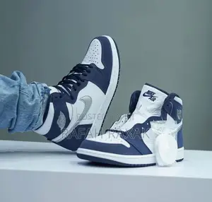 Classic Nike Air Jordan 1 Retro High Og “Mid Night Navy”