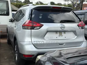 Nissan X-Trail 2.0 Petrol FWD 2017 Silver