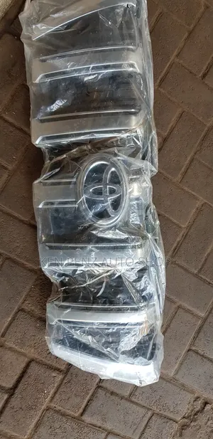 Grill Landcruiser 150 2014