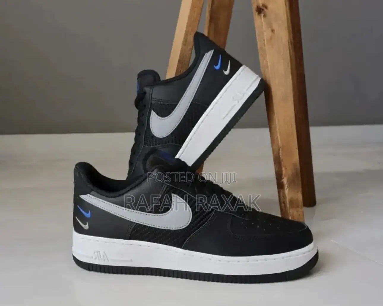Airforce 1 Low Black and White