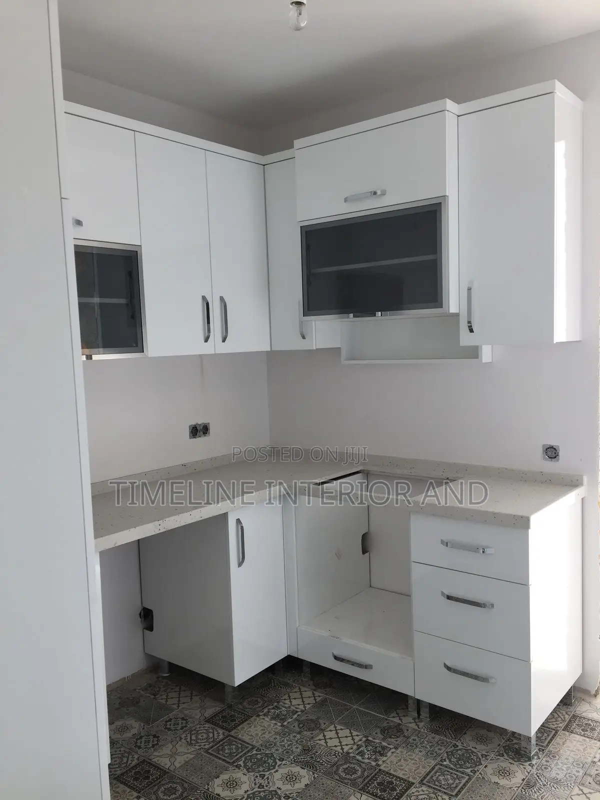 White Kitchen Cabinets