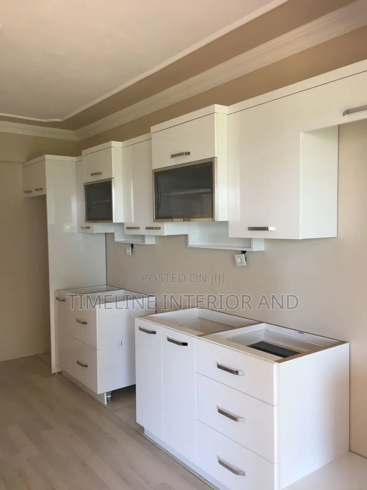 Space-Saving Kitchen Cabinets
