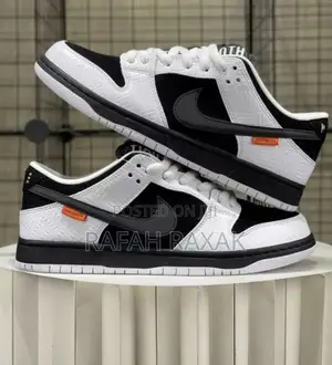 Black/White Nike Sb X Tightbooth Dunk Low Pro Sneakers