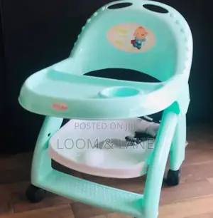 Plastic Colored Children's Feeding Chair