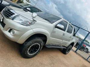 Toyota Hilux 3.0 D-4D 4x4 2013 Silver