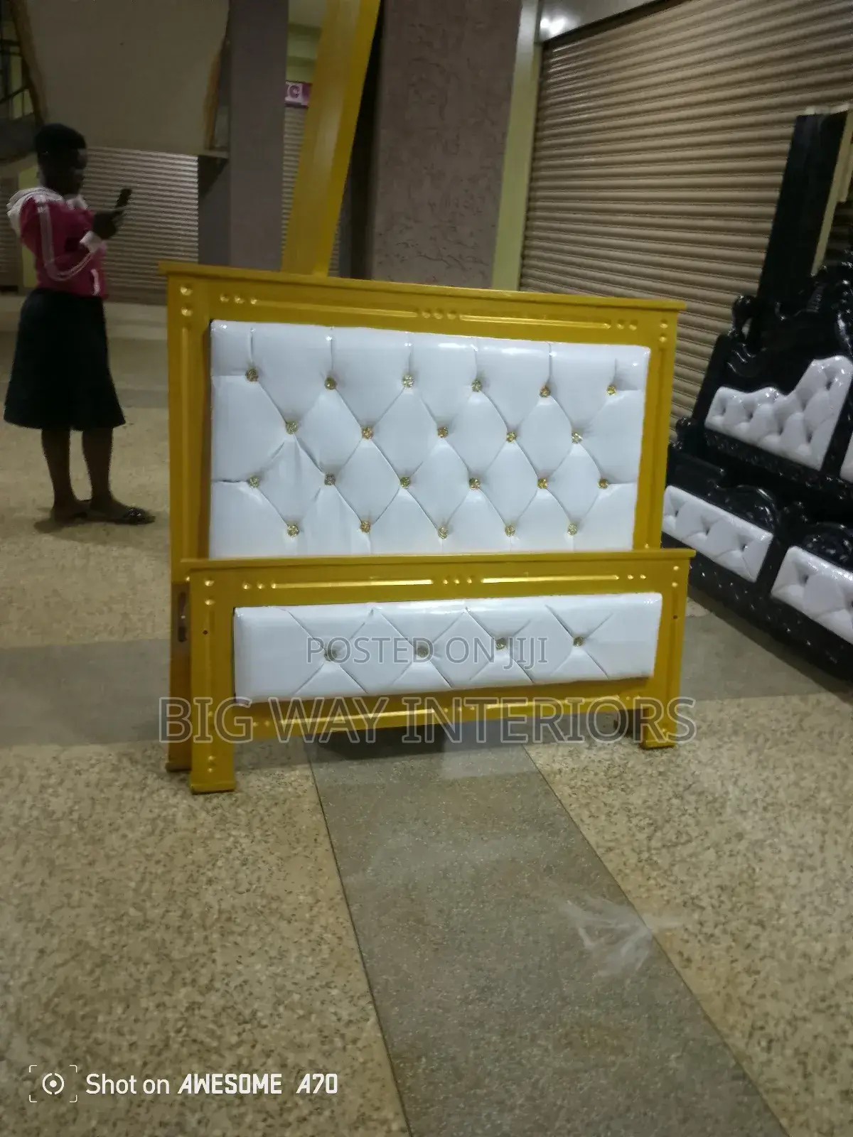 Gold Frame 4x6 Leather Bed
