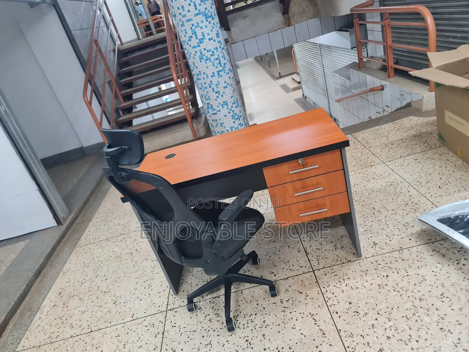Office Chair and Office Table