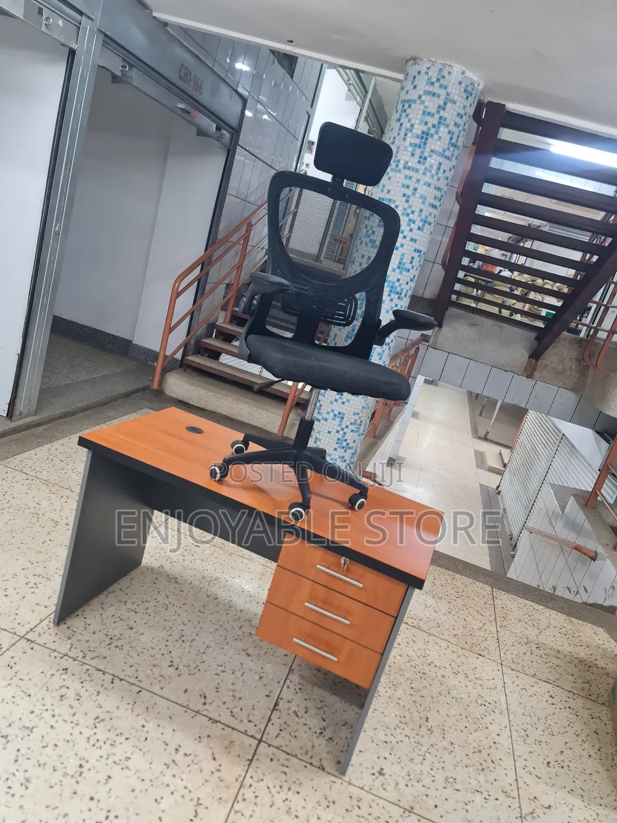 Office Chair and Office Table