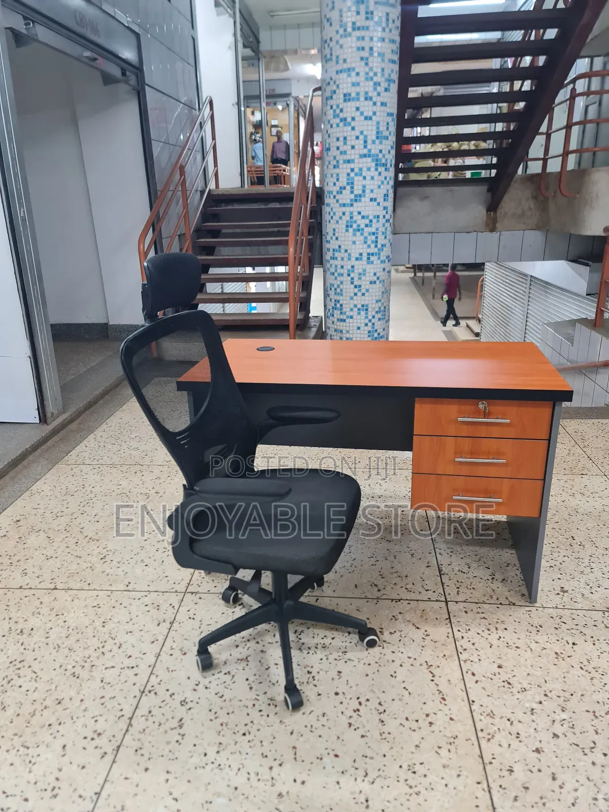 Office Chair and Office Table